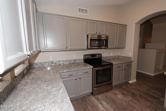 Building Photo - 6760 W Monona Dr