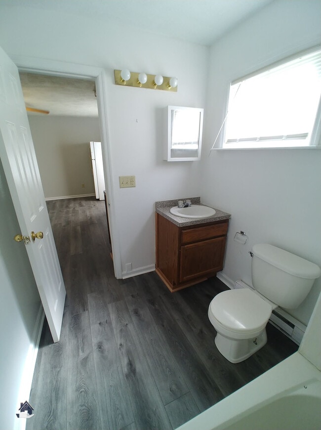 Building Photo - CNC Leasing Group