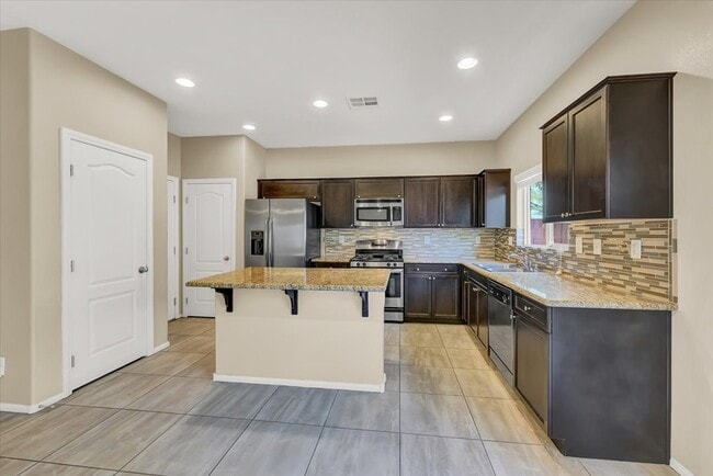 Building Photo - 7922 Blue Lake Peak St