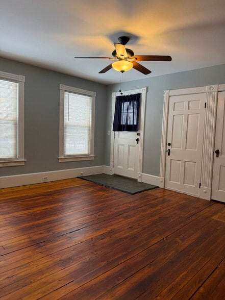 Building Photo - 815 Gage St