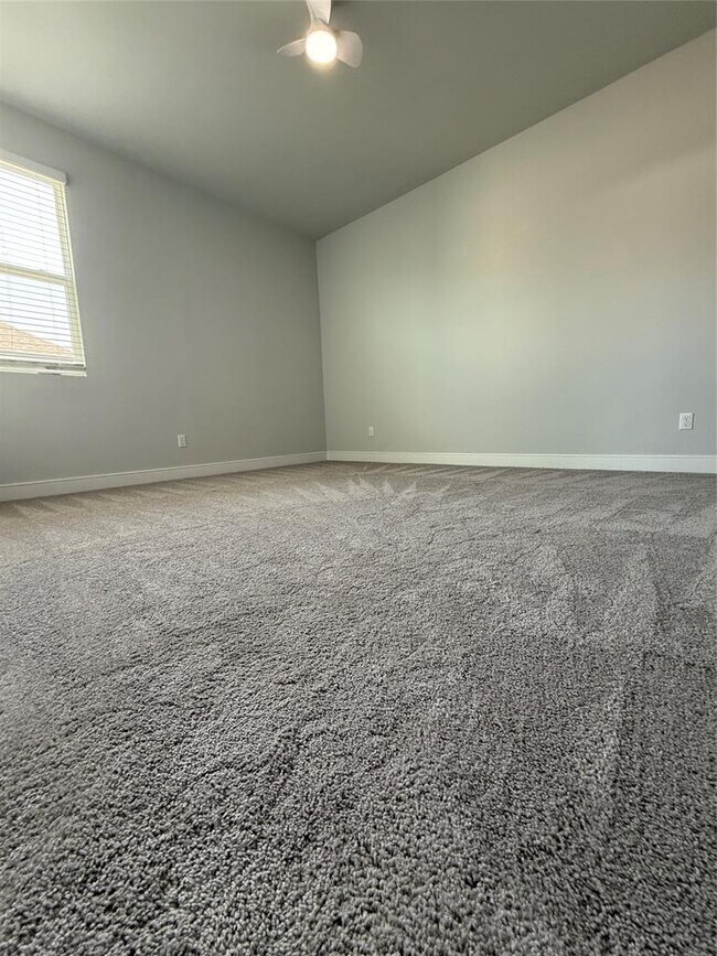 Building Photo - 2200 Grenache Dr