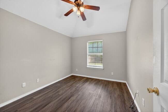 Building Photo - 3205 Carverly Ave