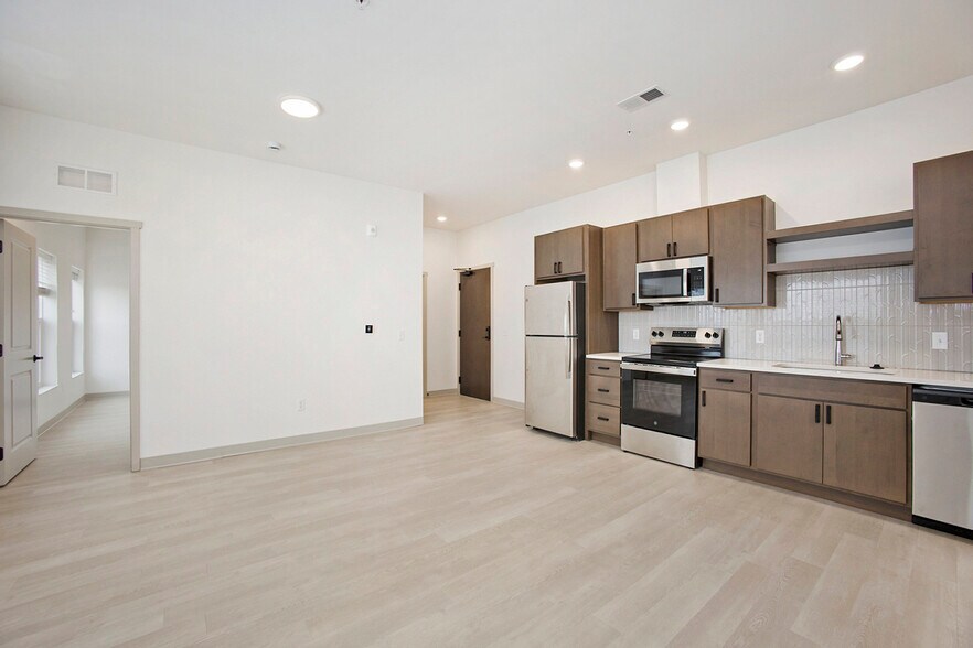 Building Photo - Terra Station