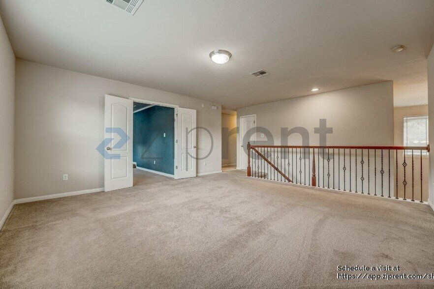 Building Photo - 706 Green Vista Ct