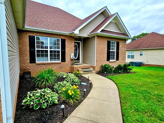 Building Photo - 2871 Prince Dr