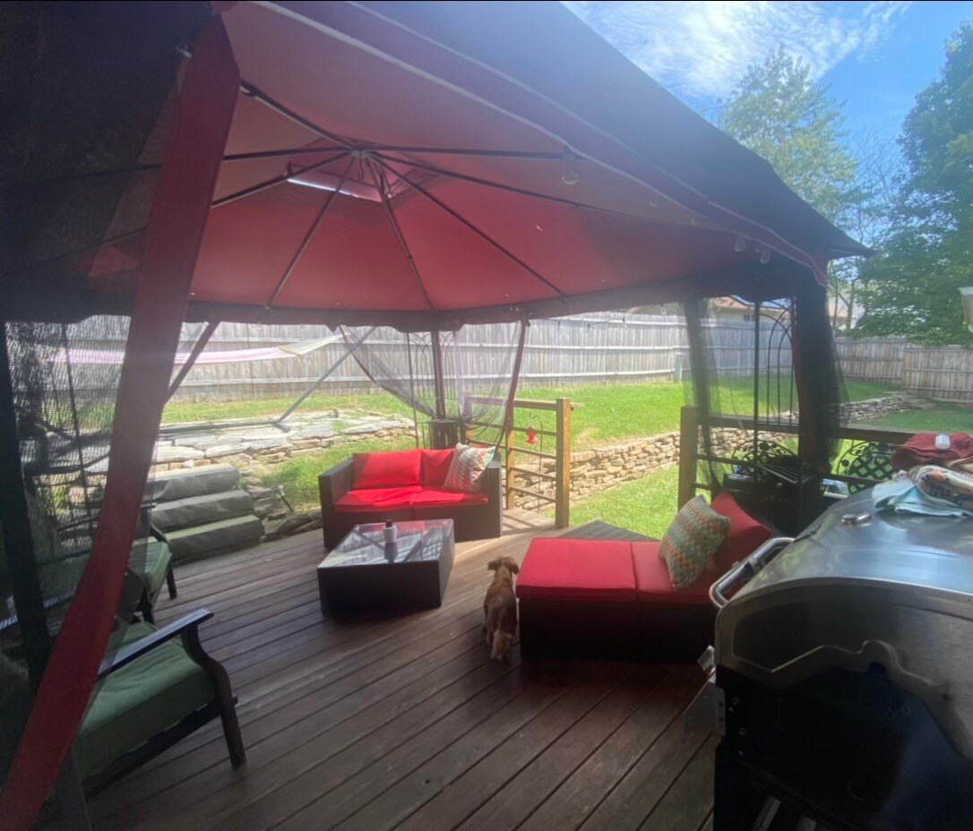 backyardn and deck - 25 Mill Stone Dr