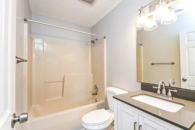 Building Photo - 14 Lake Dr N