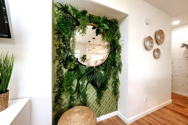 Building Photo - 4000 Gulf Terrace Dr