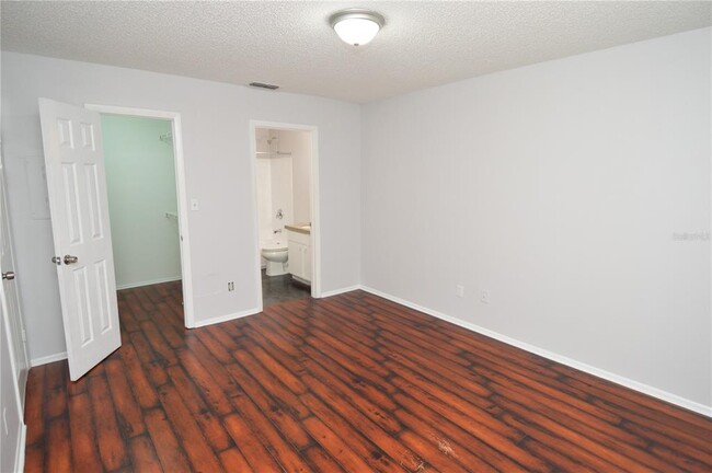 Building Photo - 8605 Mallard Reserve Dr