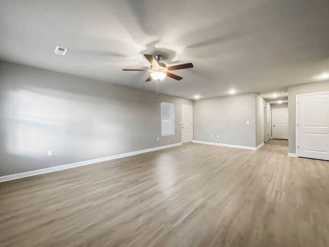 Building Photo - Updated 3-Bed, 2-Bath Ranch Townhome with Garage in Blue Springs