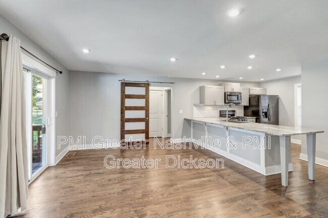 Building Photo - 2543 Summit Ct