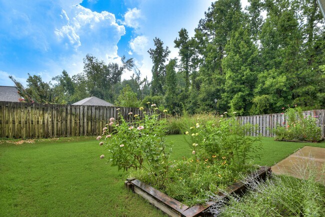 Building Photo - 2110 Red Maple Terrace