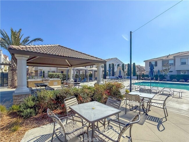 Building Photo - Beautifully 2019-Built 3 Beds 2.5 Baths 1,468 Sqft Home in Eastvale!