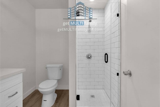 Building Photo - 325 N 17th Dr