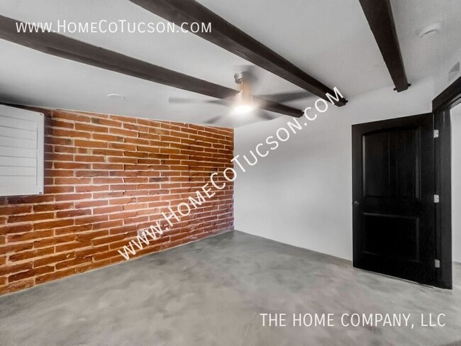 Building Photo - 4535 E Fairmount St