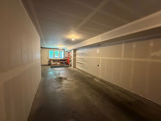 Building Photo - West Seattle Townhome