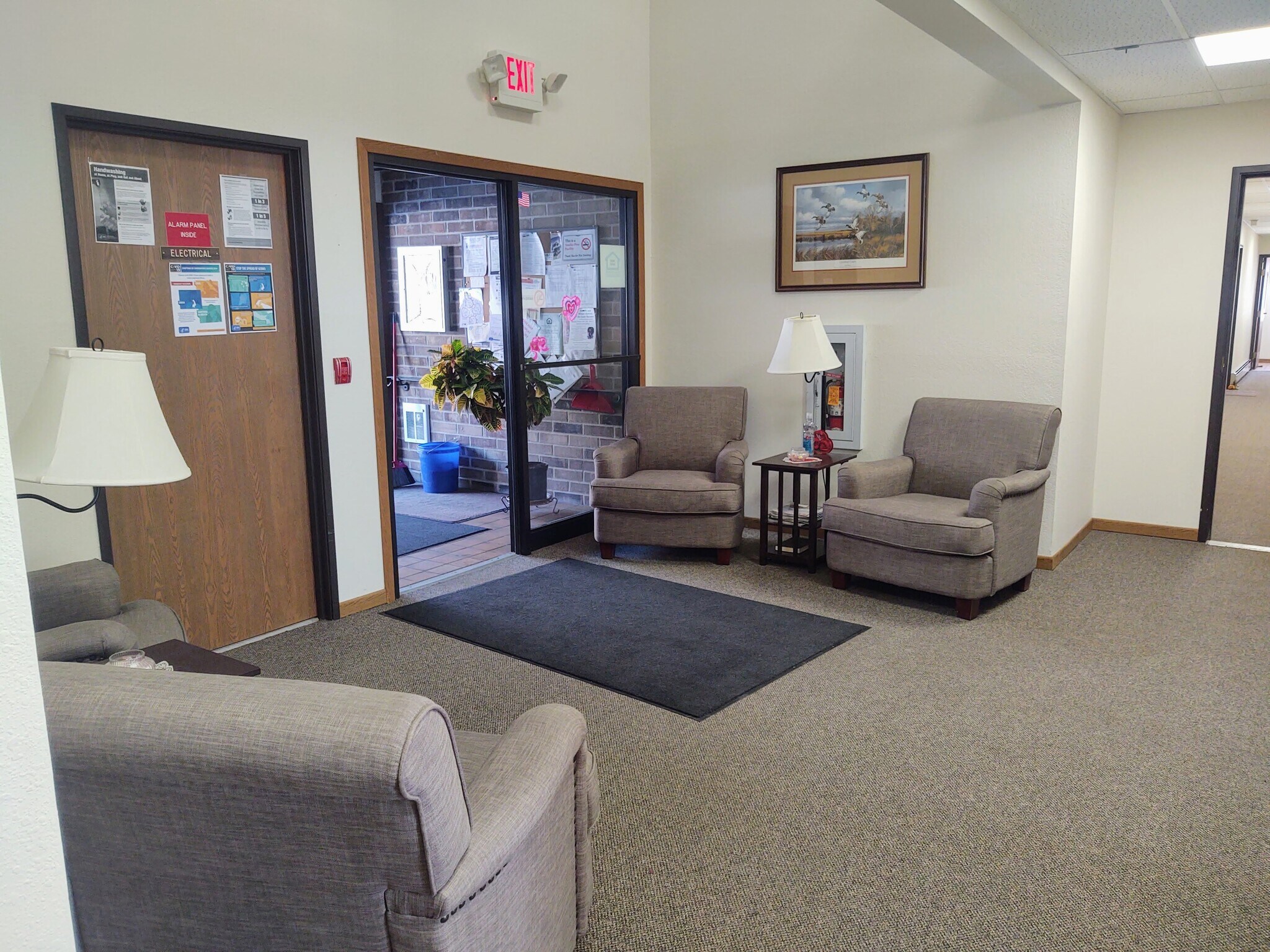 Building Photo - 102 4th St E