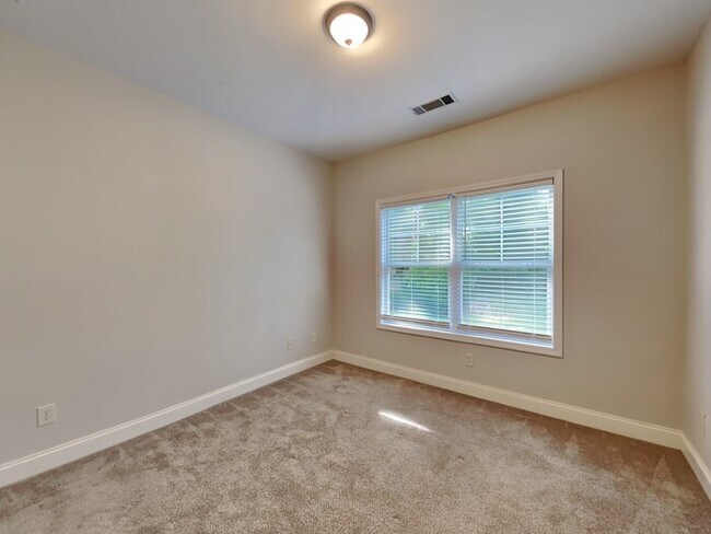 Building Photo - 1342 Thomas Daniel Way