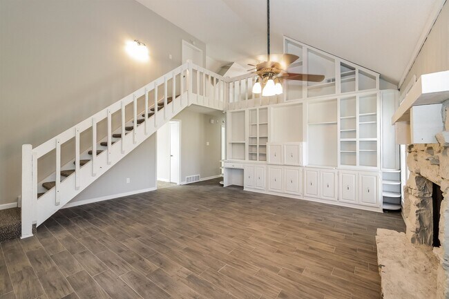 Building Photo - 3054 Ridgeway Rd