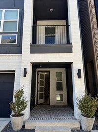 Building Photo - 2511 Carolwood Ln