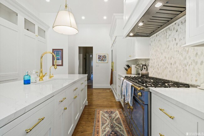 Building Photo - 3242 Washington St