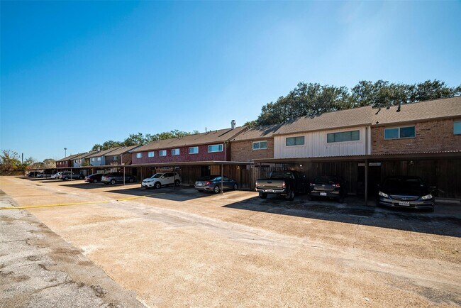 Building Photo - 2352 Triway Ln