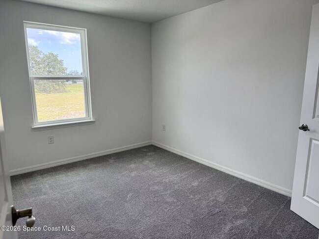 Building Photo - 856 Castleford Ave NE