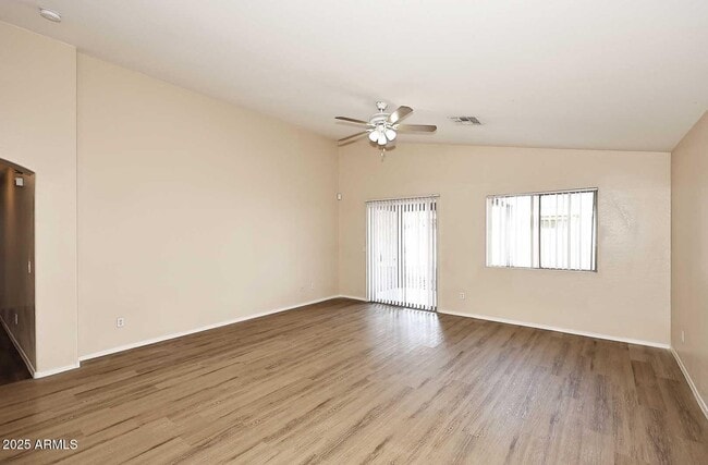 Building Photo - 10532 W Pomo St