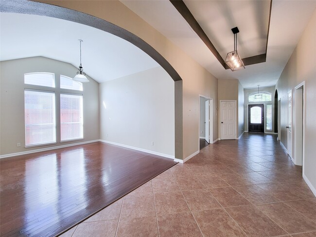 Building Photo - 9514 Garnet Falls Ln