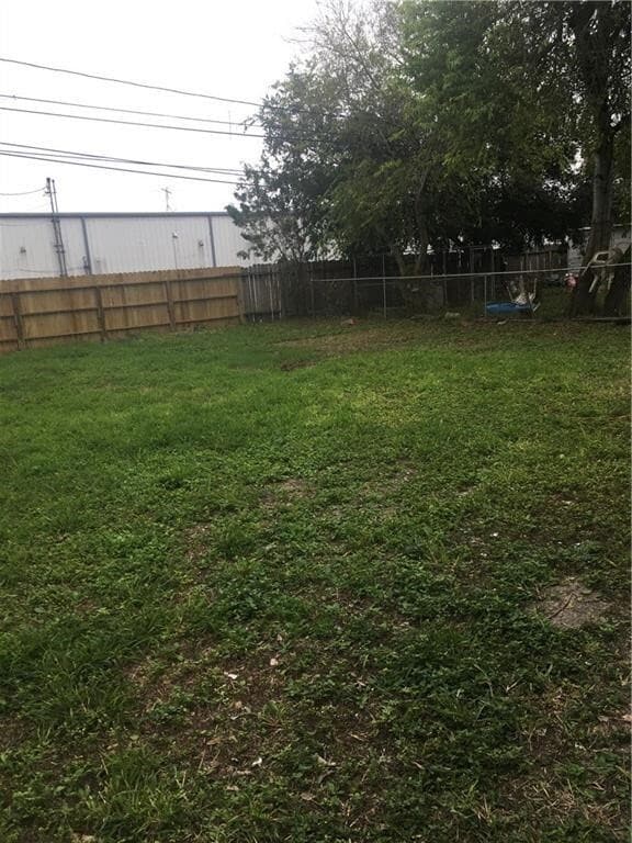 Building Photo - 802 Lantana St