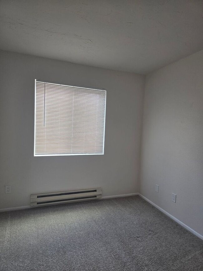 Building Photo - 1/2 MONTH FREE ON 12 MONTH LEASE AND MOVE ...