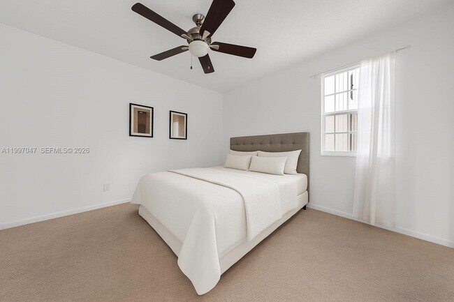 Building Photo - 3245 NE 184th St