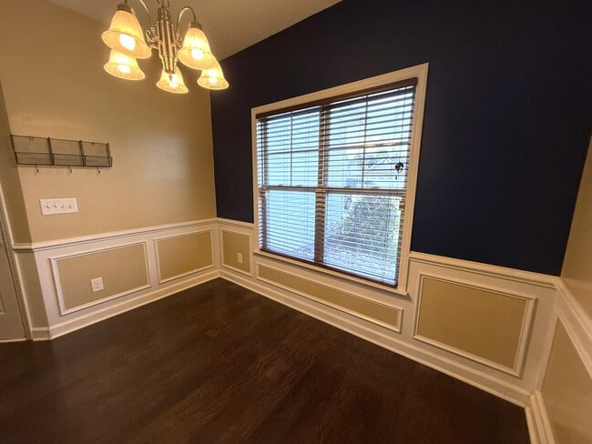 Building Photo - 513 New Hanover Trl