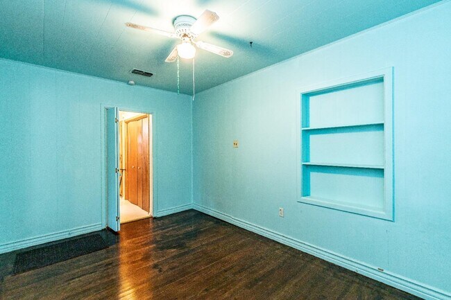 Building Photo - 2513 26th St