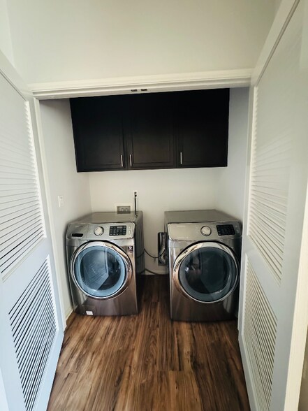 Building Photo - 1460 Mockingbird Ct