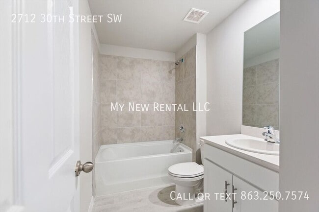 Building Photo - 2712 30th St SW