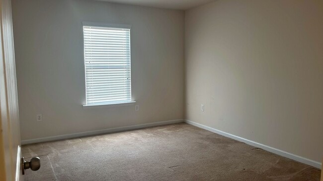 Building Photo - 2621 Tummel Ln