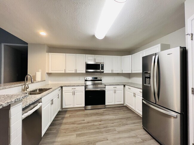 Building Photo - 1072 Gould Pl