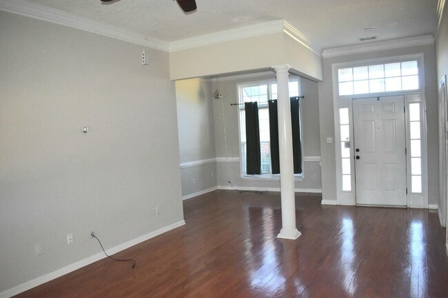 Building Photo - 1889 Long Creek Falls