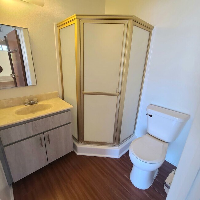 Building Photo - 3228 Honolulu Ave