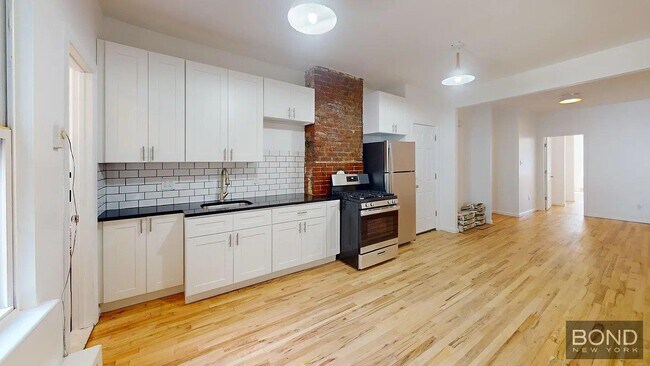 Primary Photo - 281 Starr St