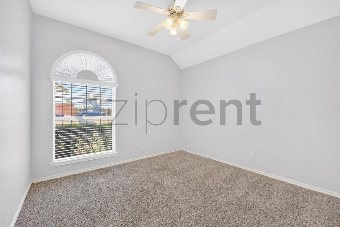 Building Photo - 5802 Edinburg Dr