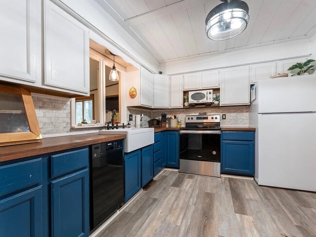 Building Photo - 7971 US-51