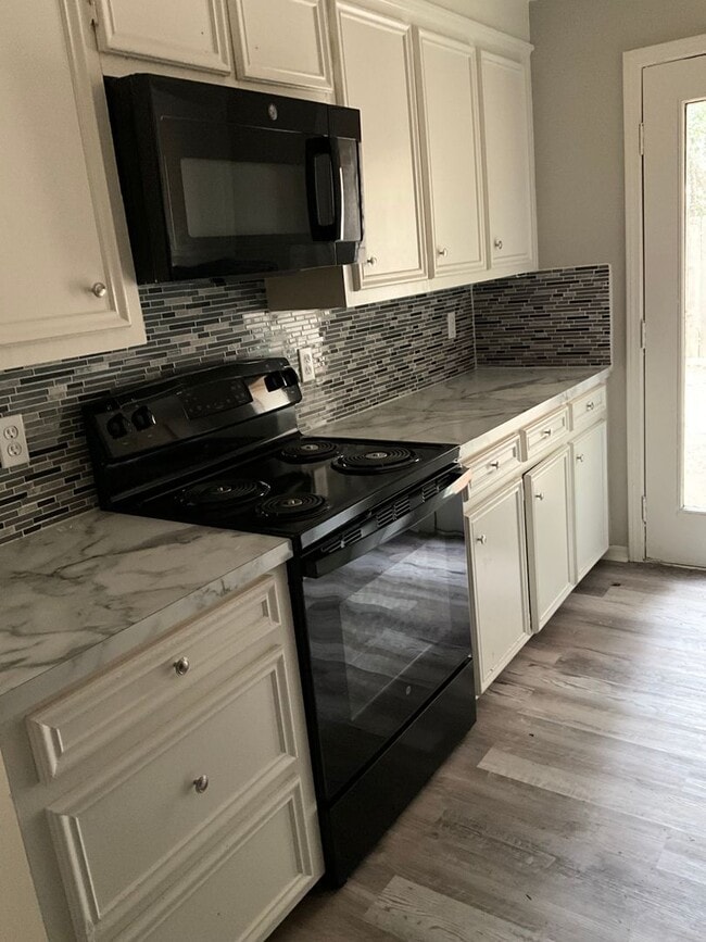 Building Photo - Cozy Townhome in Ridgeland