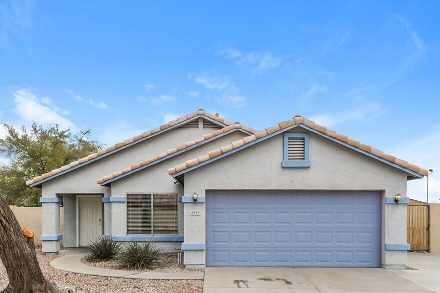 Primary Photo - 4513 N 88th Ave
