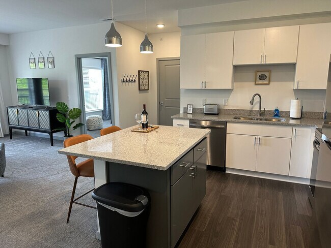 Building Photo - 5102 Aldersgate Dr