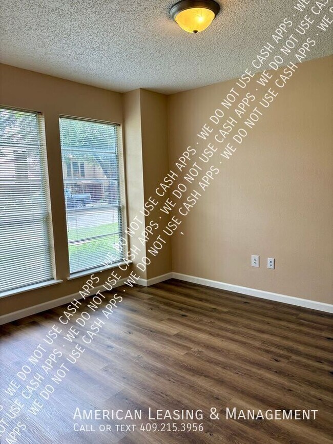 Building Photo - 908 Townwood-