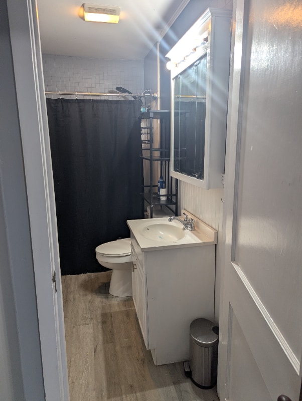 Building Photo - 814 Walker St