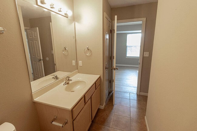 Building Photo - 4013 Snowy Owl Dr