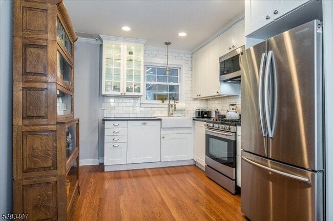 Building Photo - 203 Locust Dr